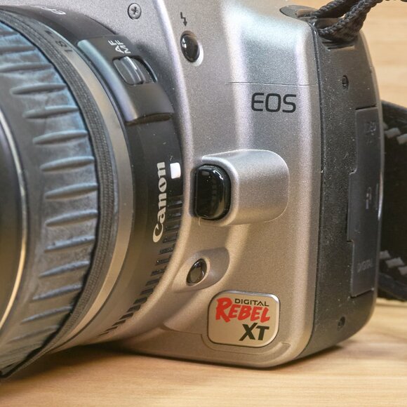 Canon Digital Rebel XT/EOS 350D 8 MP Camera, with Canon ef-s 18-55mm Lens - Picture 6 of 10